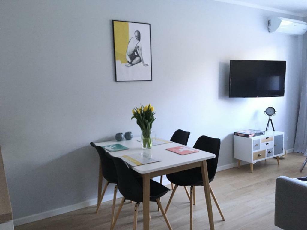 Apartament Sloneczny Dwie Sosny ウストロニエ・モルスキエ エクステリア 写真